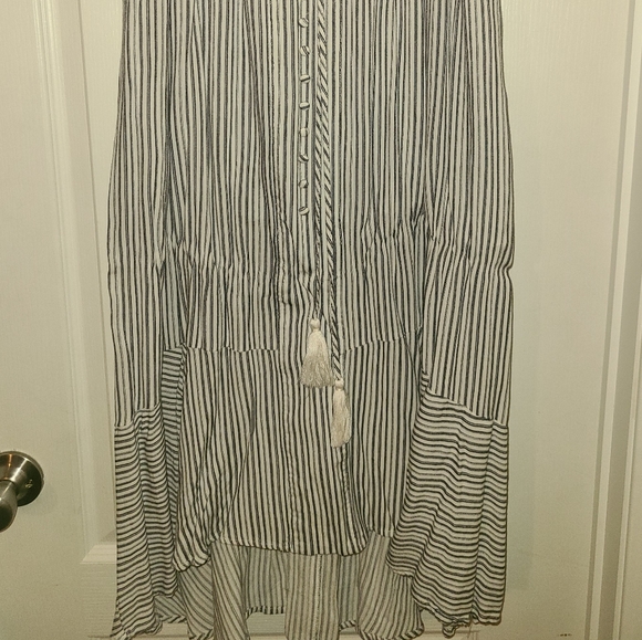 Skirt - Picture 2 of 3